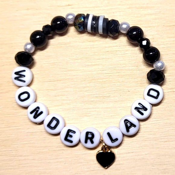 Wonderland Disney Friendship Bracelet - Picture 3 of 3